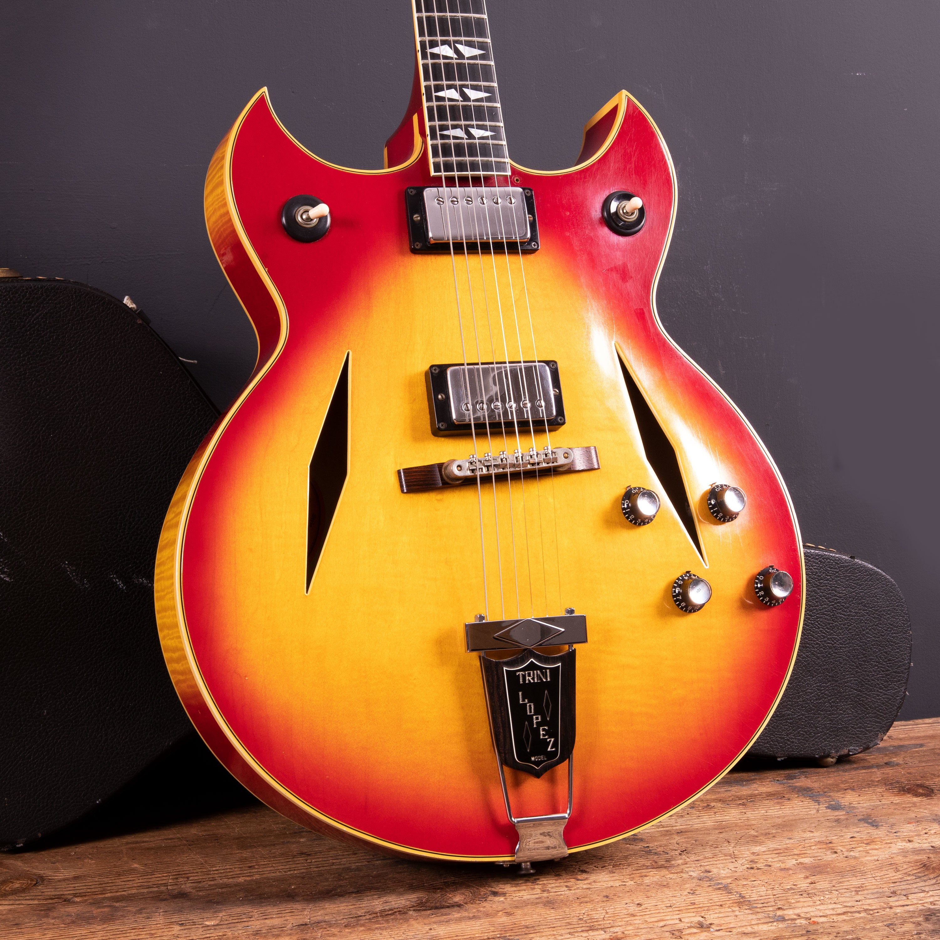 1968 Gibson Trini Lopez Custom Deluxe, Sunburst – Vintage 'n' Rare Guitars