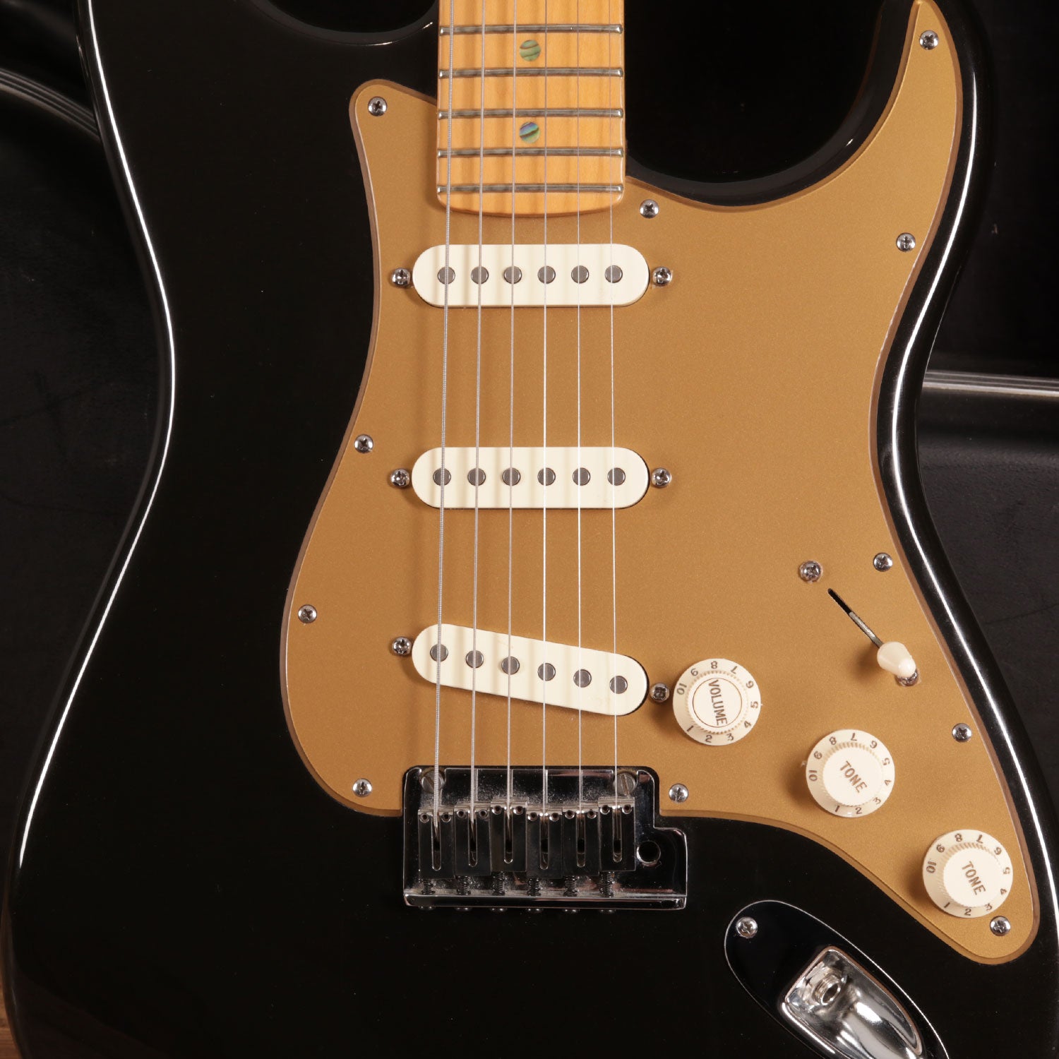 2004 Fender American Deluxe Stratocaster, Montego Black – Vintage 'n' Rare  Guitars
